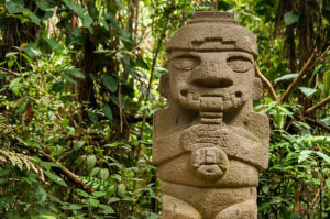 Escultura de piedra en San Agustín