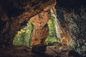 Cuevas del Parque Natural Las Orquídeas