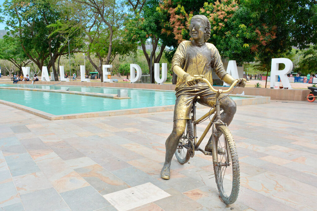 Parque La Provincia, en Valledupar. Es un homenaje a Carlos Vives, representante mundial del vallenato