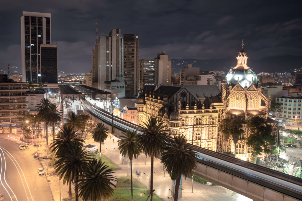 Panorámica de Medellín en la noche. Foto: Semana